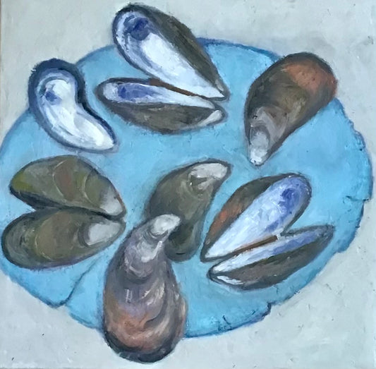 SW - Mussels on a Chipped Plate